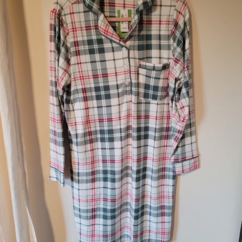 La Vie En Rose Plaid Button-Up Shirt - Red and Green